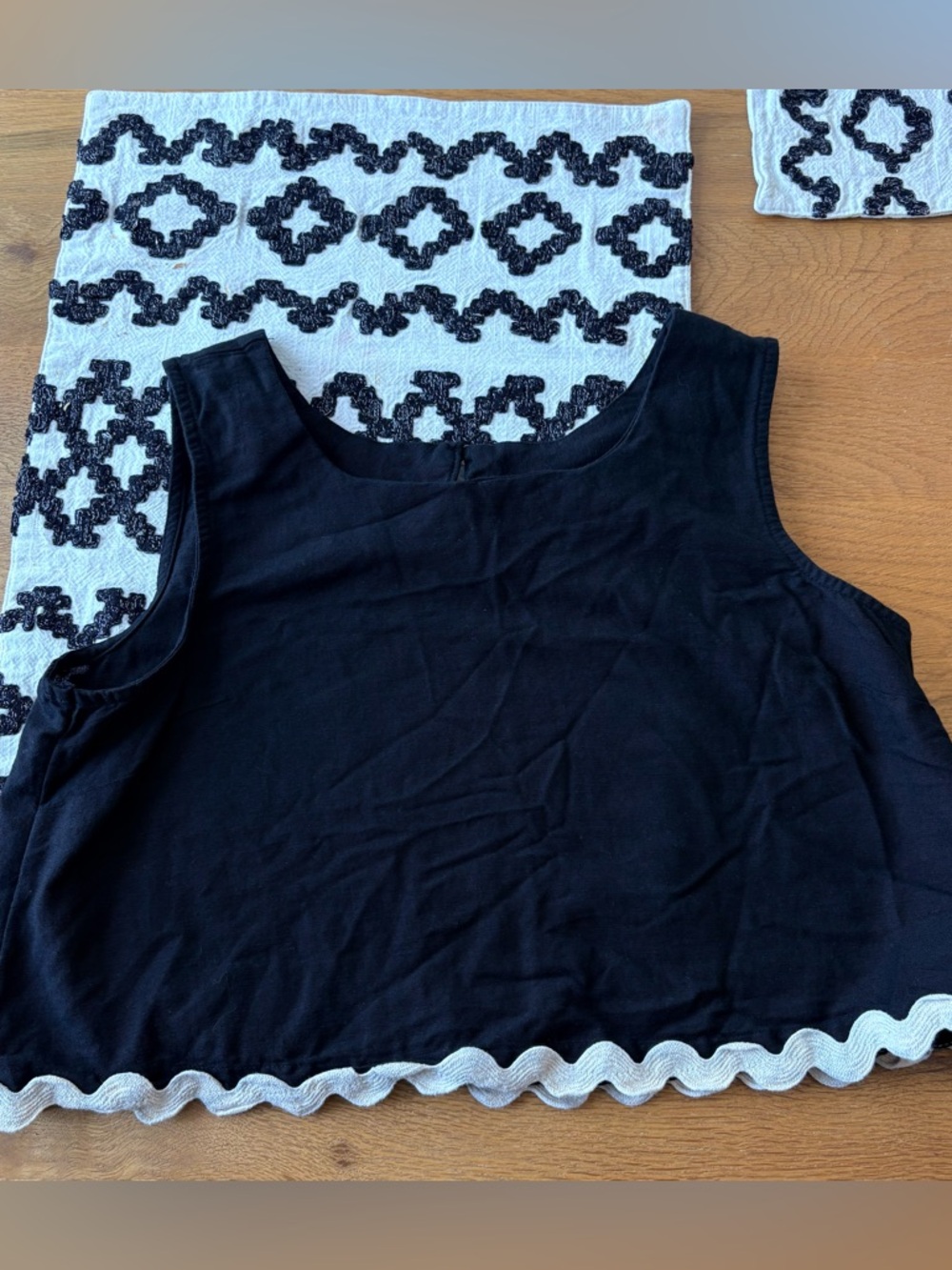 Midnight Sky linen blend Black Sleeveless Crop Top size small S